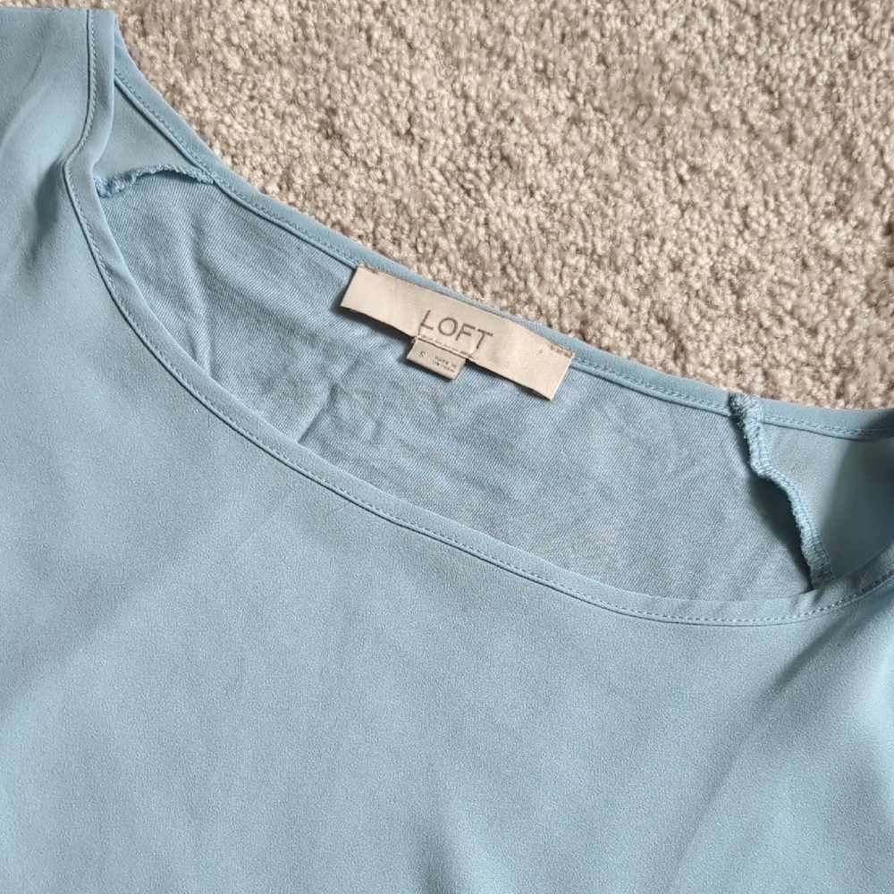 LOFT Ruffle Top - Picture 2 of 4